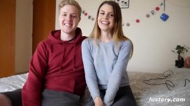 Acest cuplu face sex la webcam si le place asta