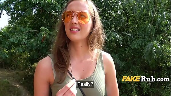 Sex la padure cu o tanara epilata la pizda