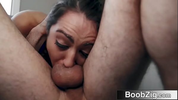 Sex pe birou cu o romanca superba si foarte excitata