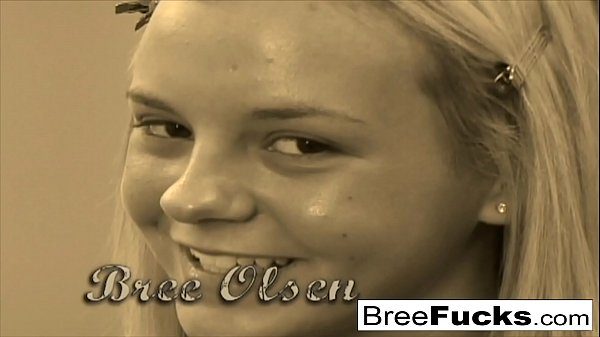 Anal cu o actrita de filme porno blonda
