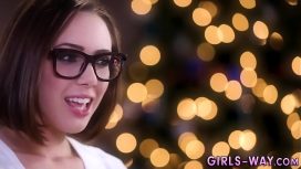 Filme porno romanesti cu lezbience ce se satisfac de craciun
