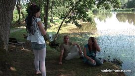 Sex oral la picnic cu doi tineri indragostiti ce se fut bine