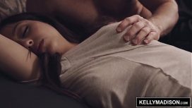 Filme porno romance anal bruneta de 20 de ani fututa in somn